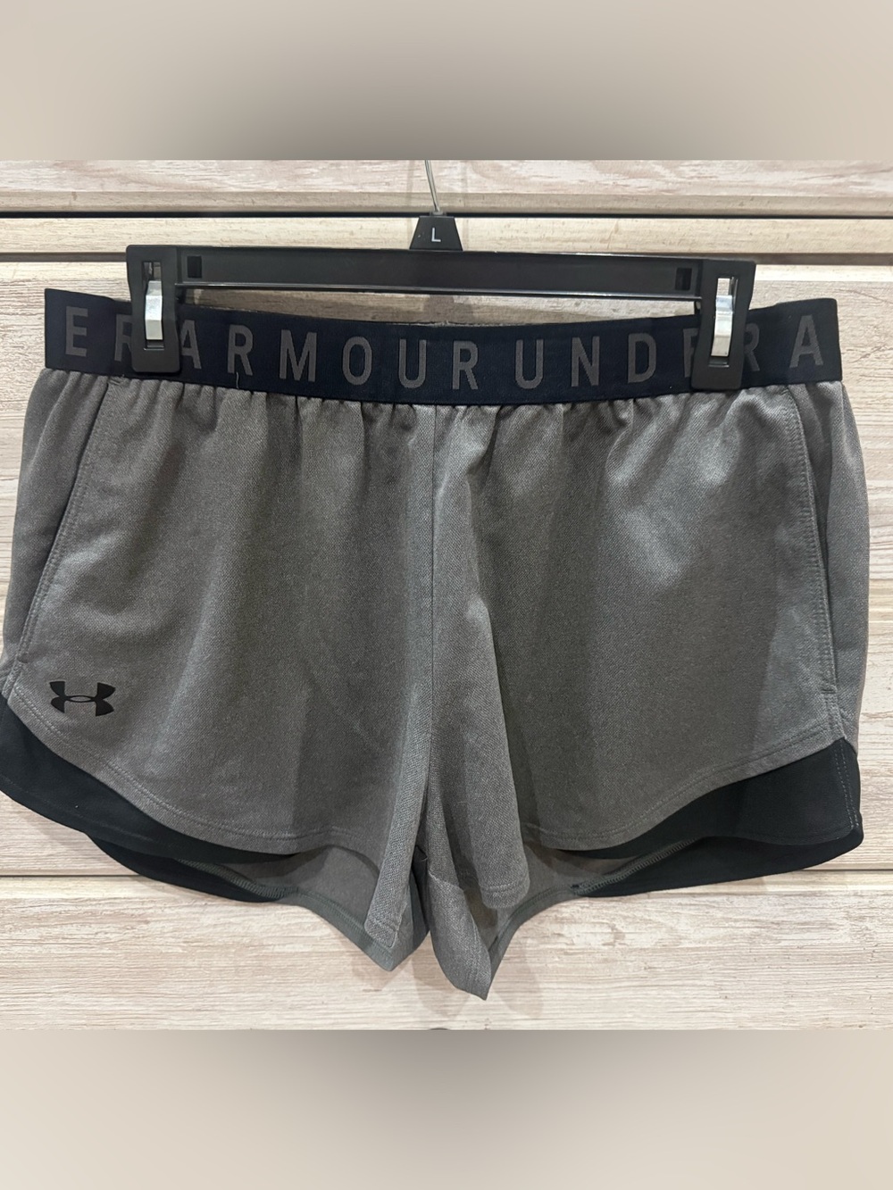 Under Armour Womens Gray HeatGear Play Up Athletic Shorts Logo Size‎ Large